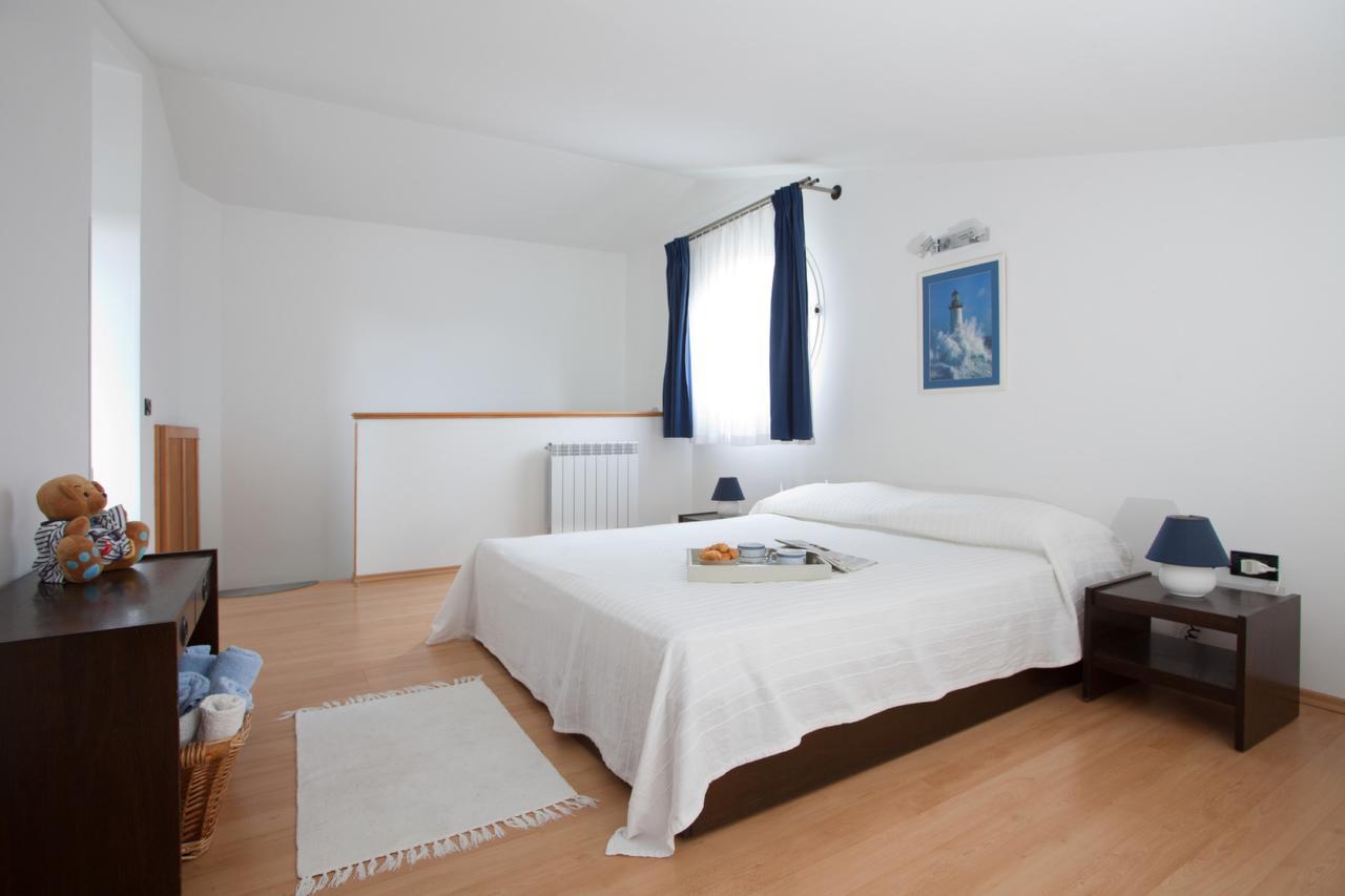 Holiday Home Sanchi Labin Kültér fotó